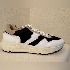 Oasis Society Michelle Sporty Platform Sneaker